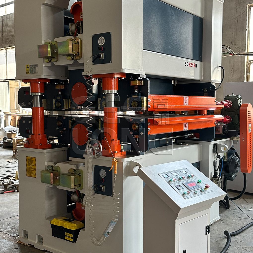 Plywood calibration sanding machine