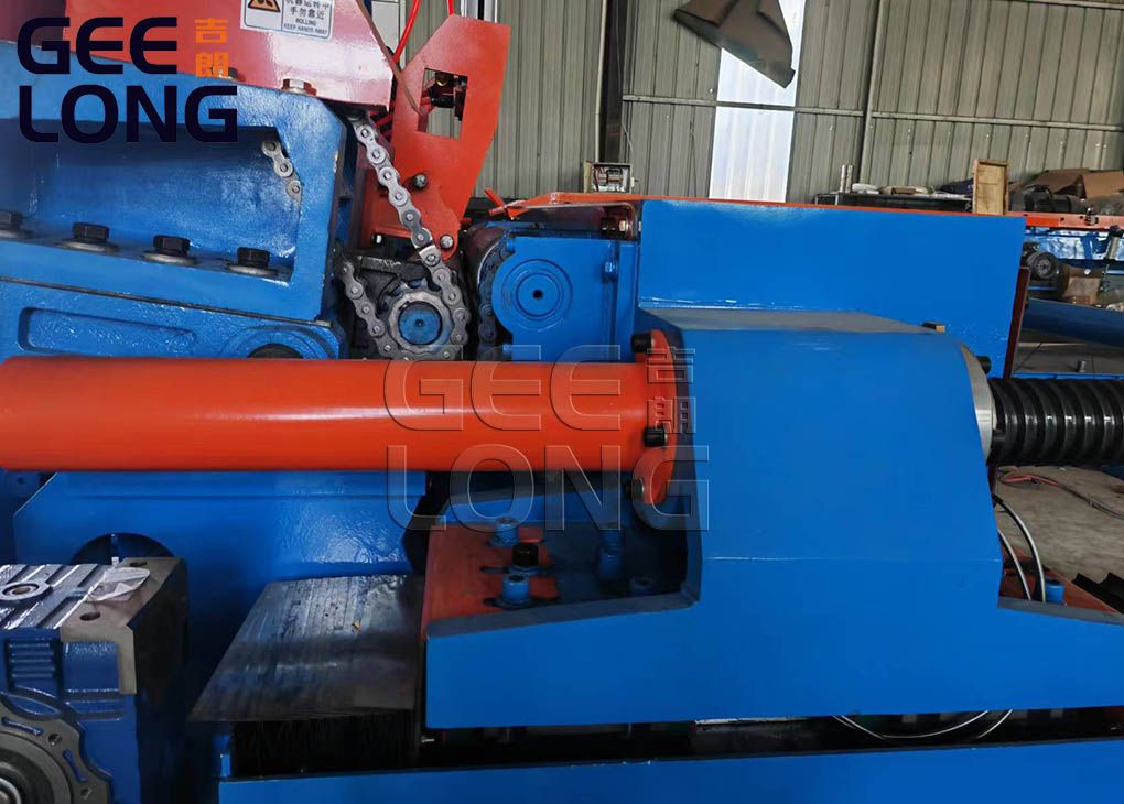 China Spindleless Veneer Peeling Machine