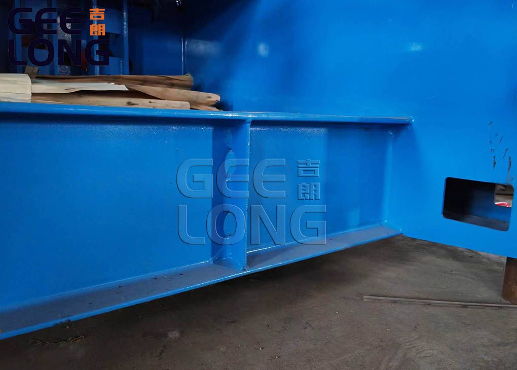 China Spindleless Veneer Peeling Machine