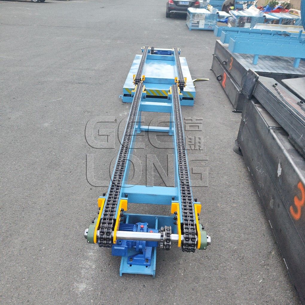 Hydraulic lifter machine with powered chain for roller type veneer dryer machine