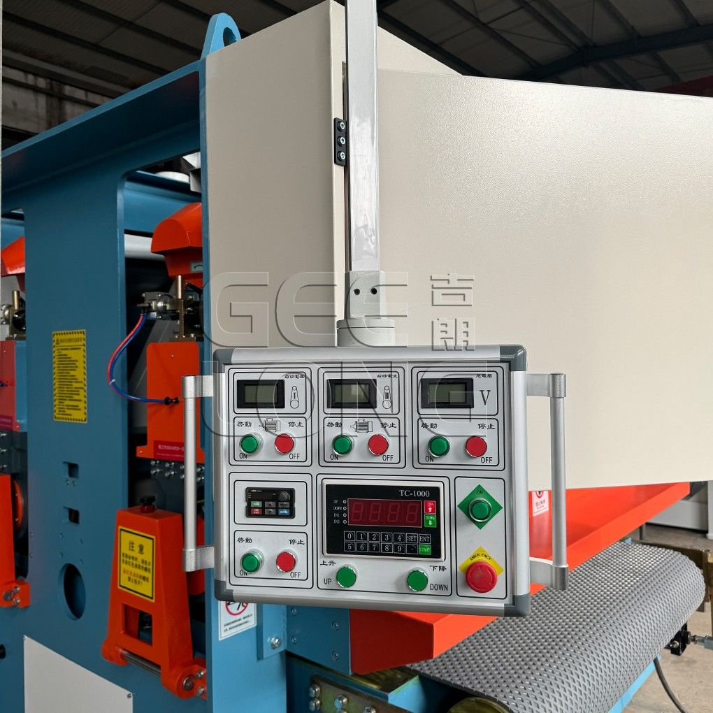 China plywood calibration sanding machine with polishing rubber roller