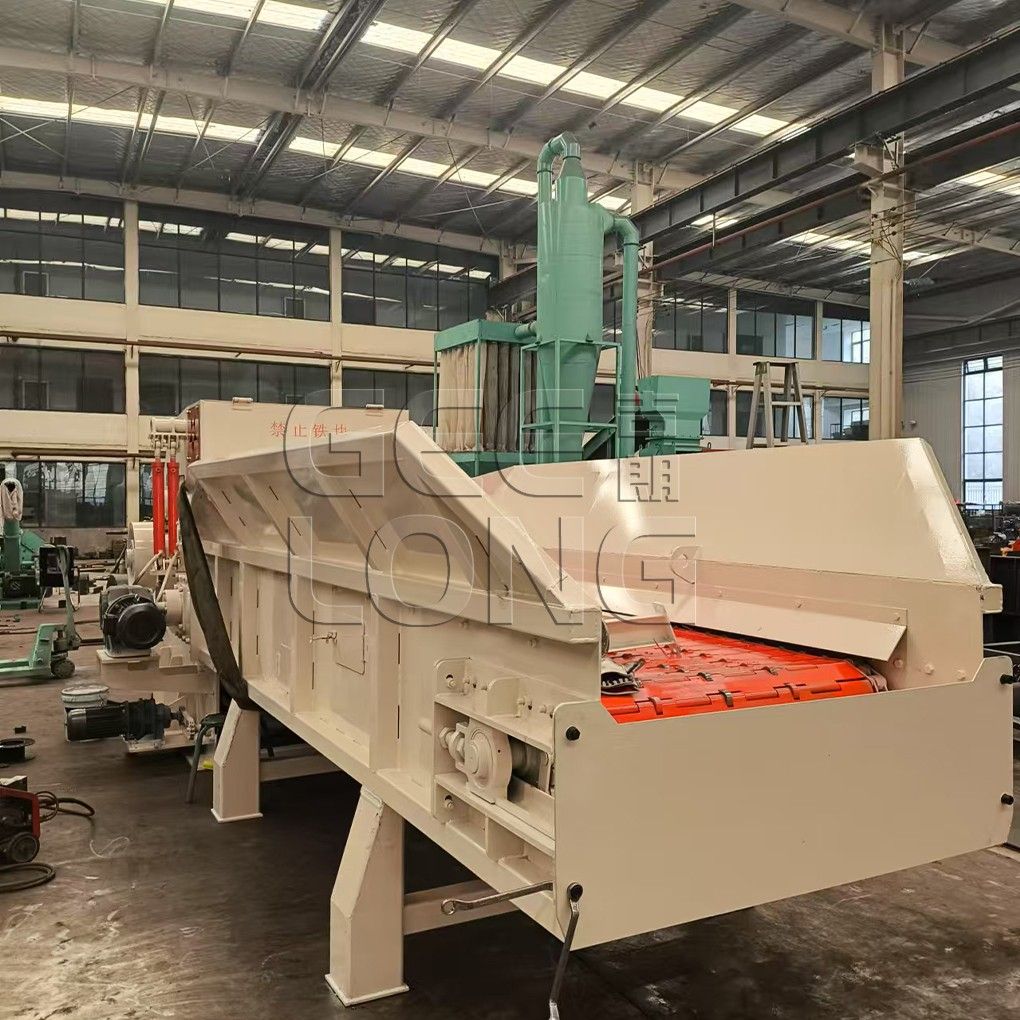 Waste veneer crushing machine